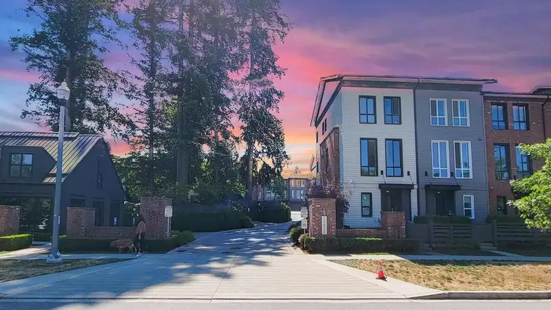 58 15898 27 AVENUE - photo 1 of 24