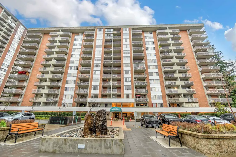 716 2012 FULLERTON AVENUE - photo 1 of 17