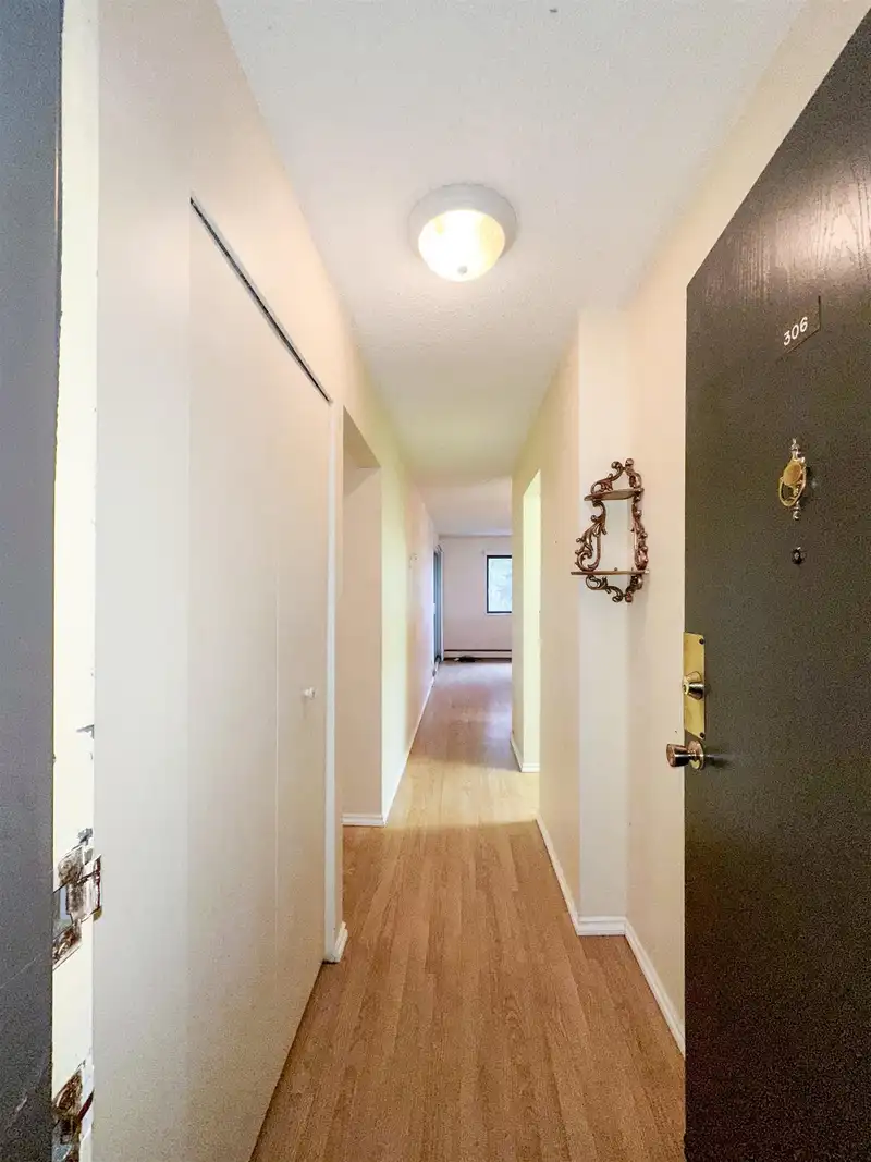 306 1526 GEORGE STREET - photo 2 of 14