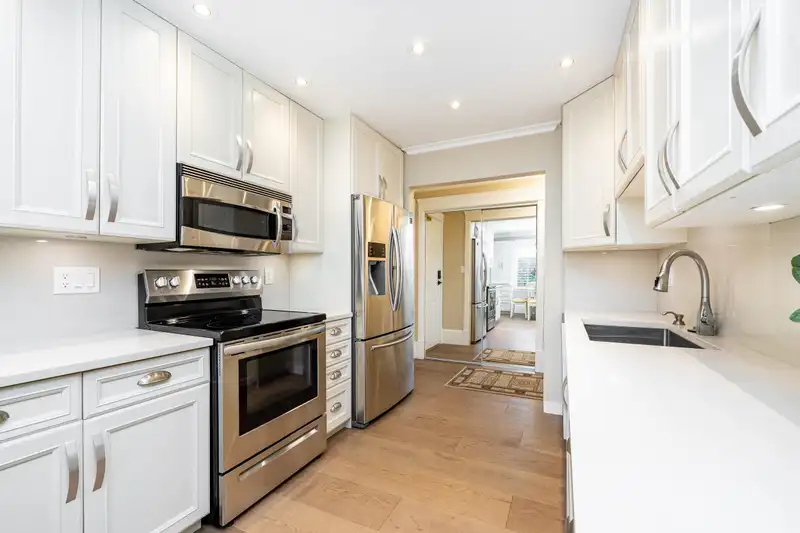 403 1280 FIR STREET - photo 1 of 21