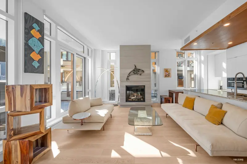 203 6697 NELSON AVENUE - photo 2 of 25