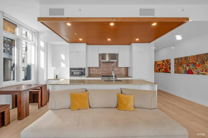 203 6697 NELSON AVENUE - photo 3 of 25