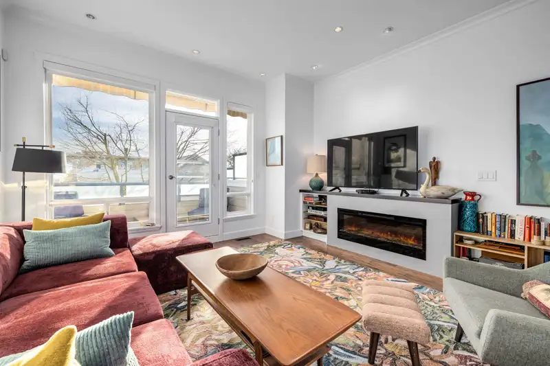 3 15161 PROSPECT AVENUE - photo 3 of 25