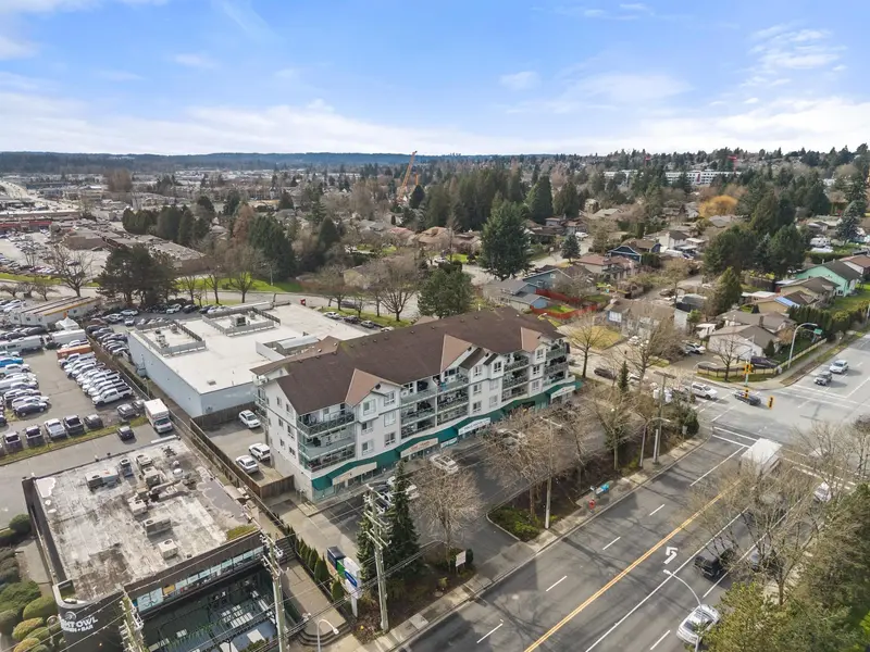 306 6390 196 STREET - photo 2 of 25