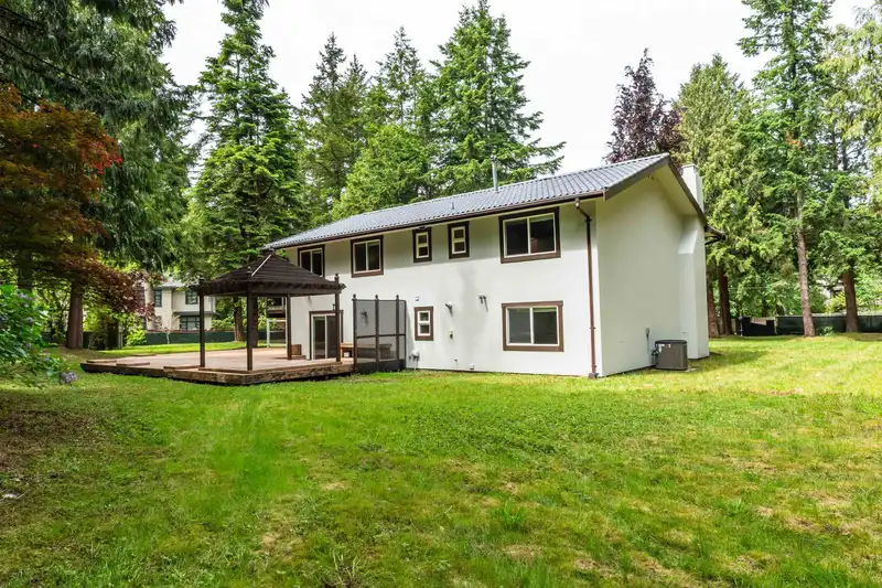 14092 CRESCENT ROAD - photo 4 of 37