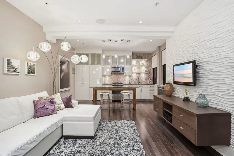 603 175 E BROADWAY - photo 3 of 25