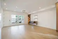 16685 16 AVENUE - thumbnail 4