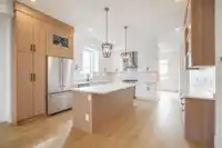 16685 16 AVENUE - thumbnail 6