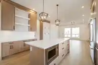 16685 16 AVENUE - thumbnail 9