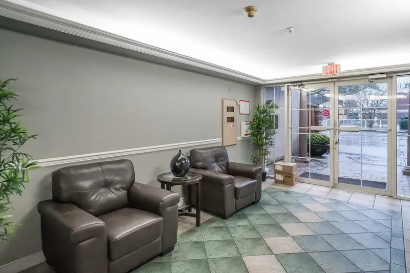 401 2678 DIXON STREET - photo 4 of 25