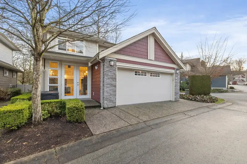37 15454 32 AVENUE - photo 2 of 40