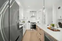 16722 16 AVENUE - thumbnail 5