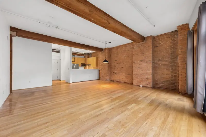 406 518 BEATTY STREET - photo 2 of 25