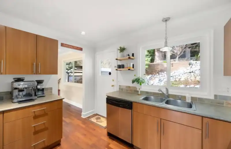 8055 CARIBOU STREET - photo 2 of 13