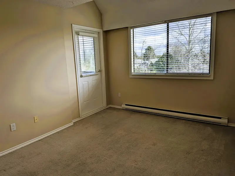 408 8120 COLONIAL DRIVE - photo 2 of 24