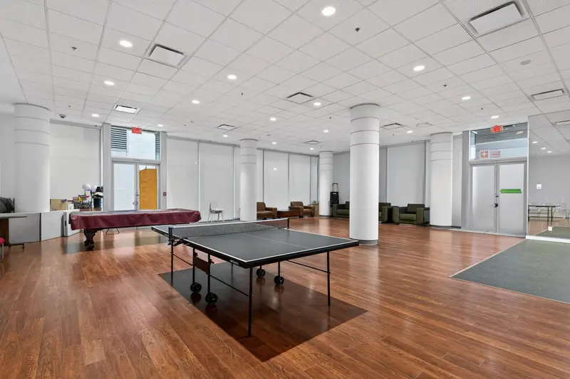 621 8080 CAMBIE ROAD - photo 3 of 15