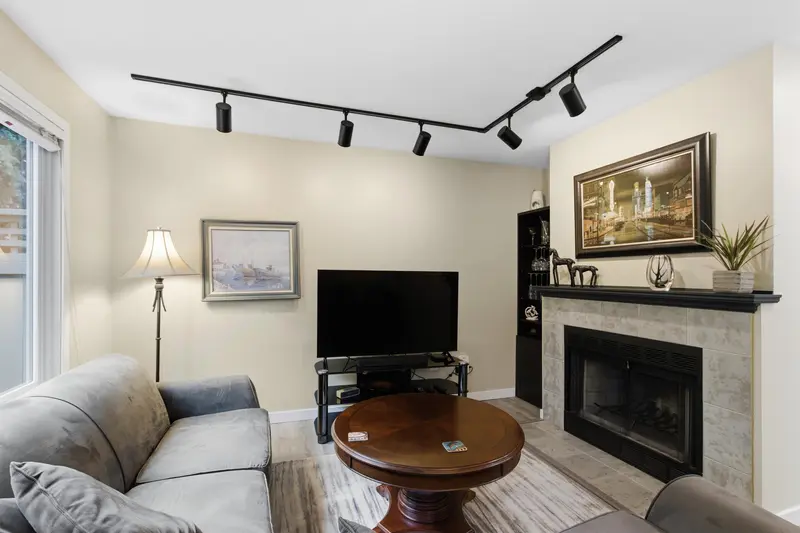 14 2736 ATLIN PLACE - photo 3 of 25