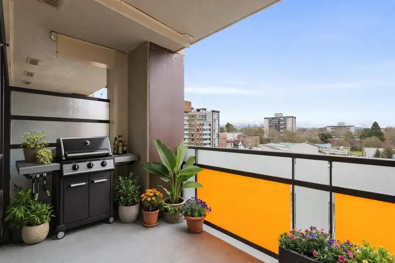 710 718 MAIN STREET - photo 3 of 21