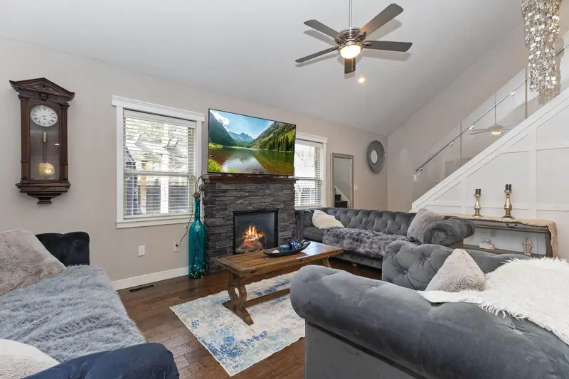 27858 LEDUNNE AVENUE - photo 2 of 25