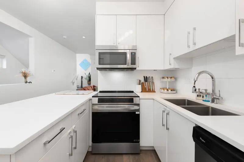 350 E 7TH AVENUE - photo 3 of 25