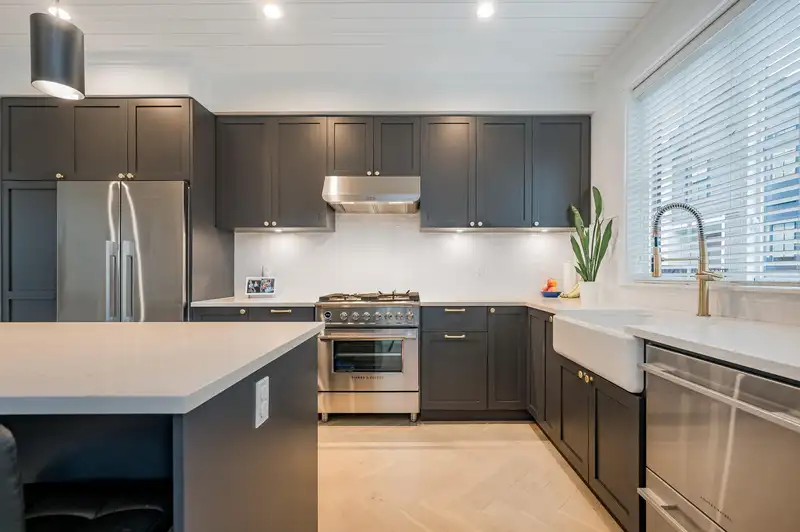 20 16565 24A AVENUE - photo 1 of 38