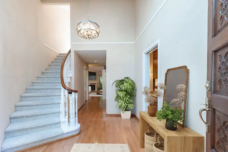 3 1660 148 STREET - photo 4 of 40