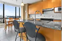 304 1581 FOSTER STREET - thumbnail 2