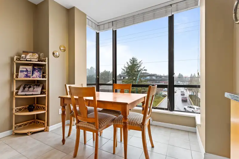 304 1581 FOSTER STREET - photo 3 of 30