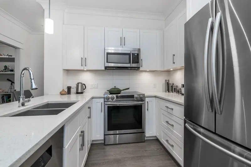 114 5020 221A STREET - photo 4 of 25