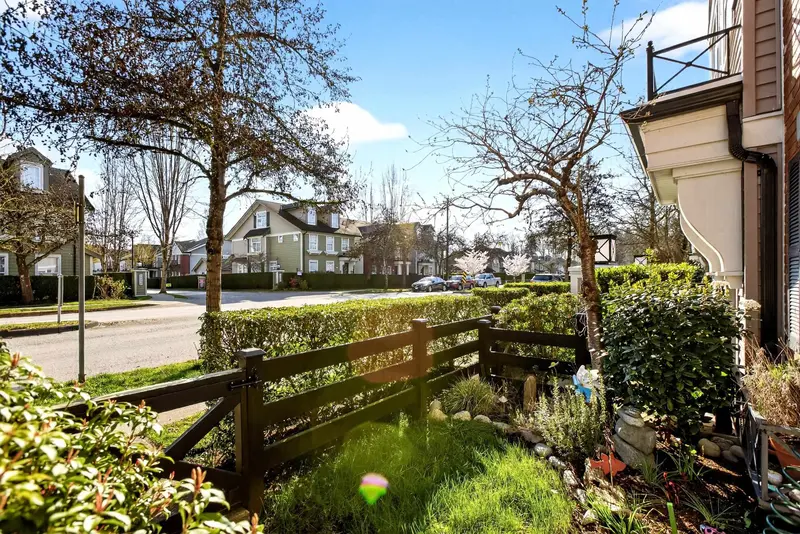 35 11067 BARNSTON VIEW ROAD - photo 4 of 25