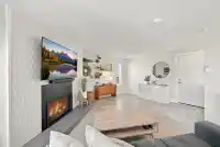 9 15989 MARINE DRIVE - thumbnail 2