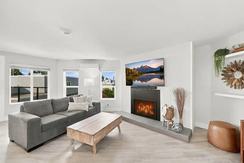 9 15989 MARINE DRIVE - photo 3 of 21