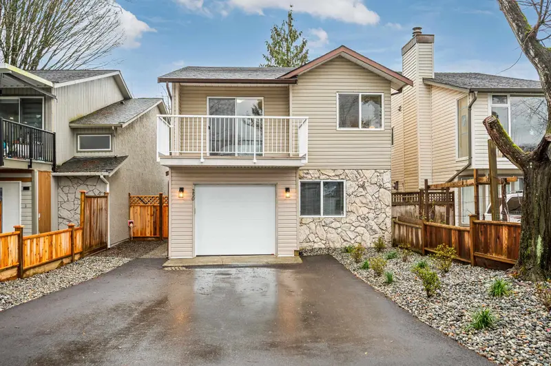 250 DAVIS CRESCENT - photo 1 of 25