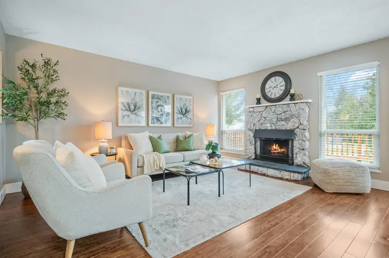 250 DAVIS CRESCENT - photo 3 of 25