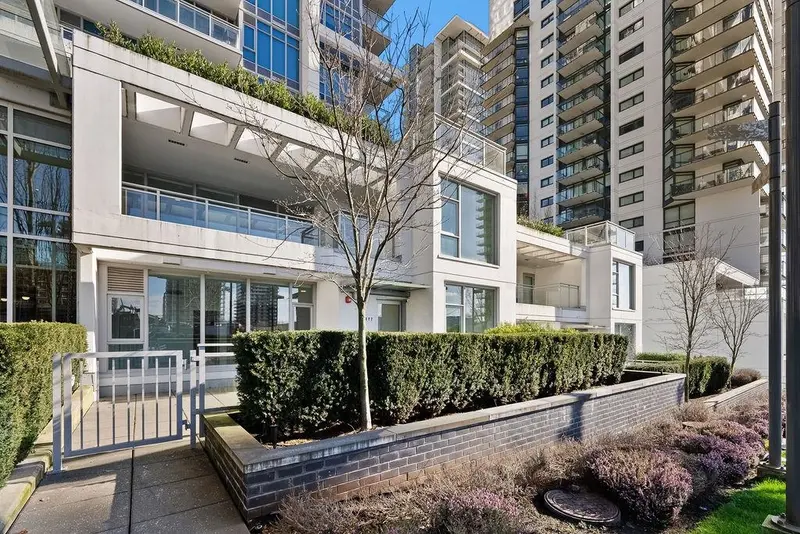 TH02 2288 ALPHA AVENUE - photo 1 of 25