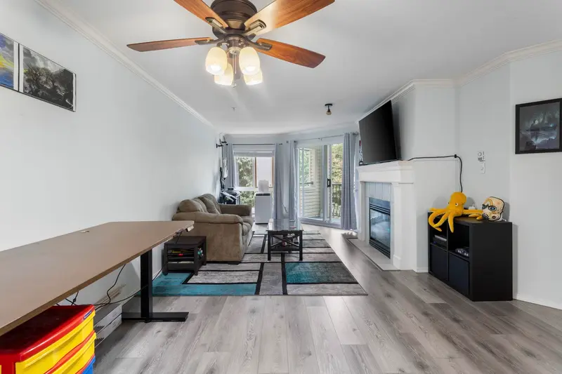 313 3172 GLADWIN ROAD - photo 4 of 25