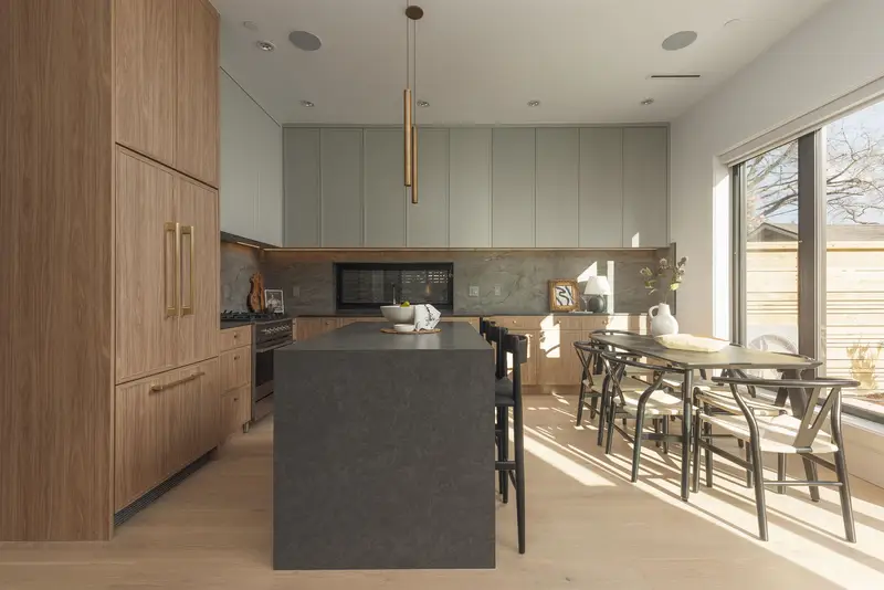 2 2684 OXFORD STREET - photo 4 of 16