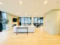 303 1588 JOHNSTON ROAD - thumbnail 33