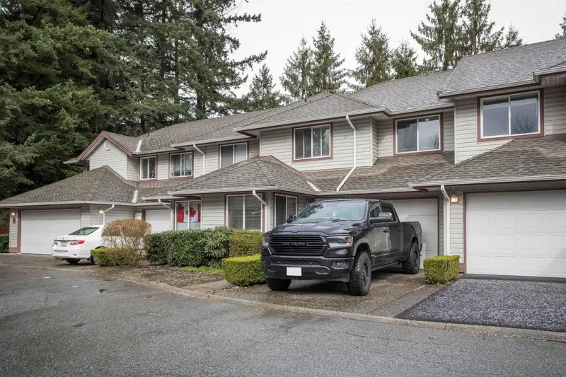 8 20985 CAMWOOD AVENUE - photo 2 of 25