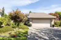 880 164A STREET - thumbnail 1