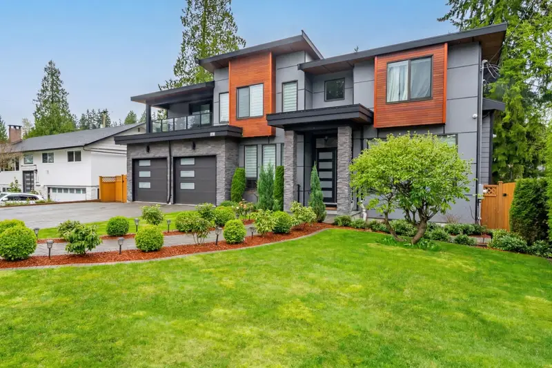 2488 LATIMER AVENUE - photo 1 of 25