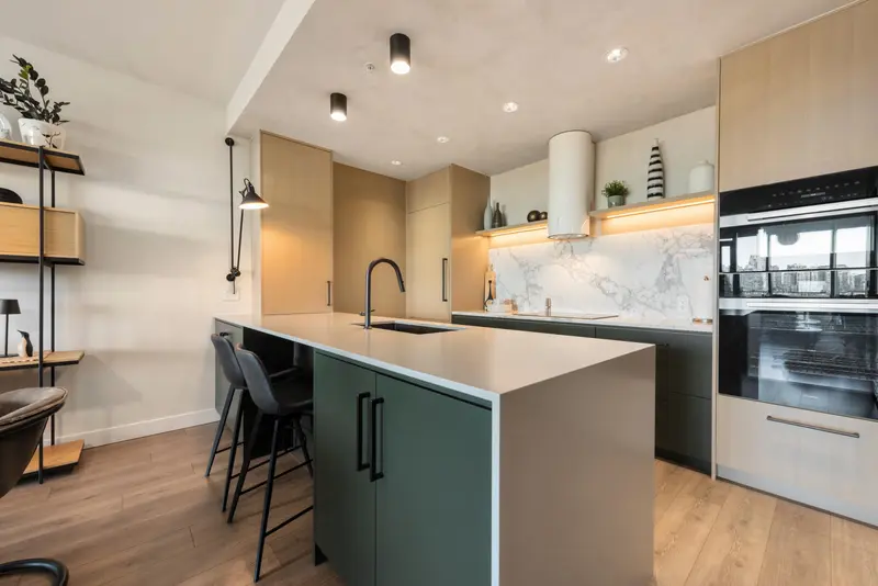 805 1616 COLUMBIA STREET - photo 4 of 25