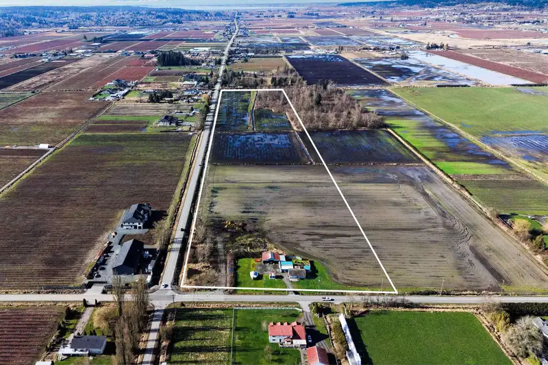 4059 184 STREET - photo 2 of 11