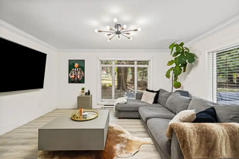 13991 CRESCENT ROAD - photo 3 of 34