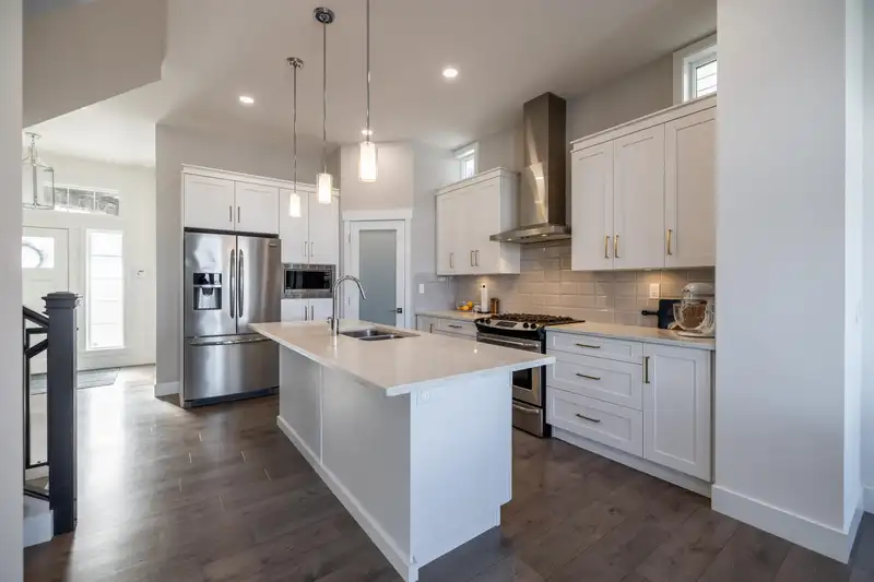 15857 WILLS BROOK WAY - photo 4 of 40
