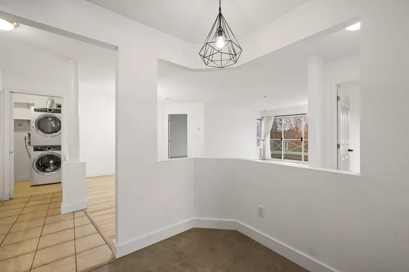 302 5556 201A STREET - photo 4 of 25