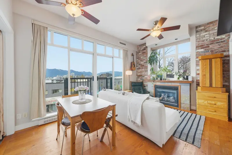 210 2515 ONTARIO STREET - photo 1 of 25