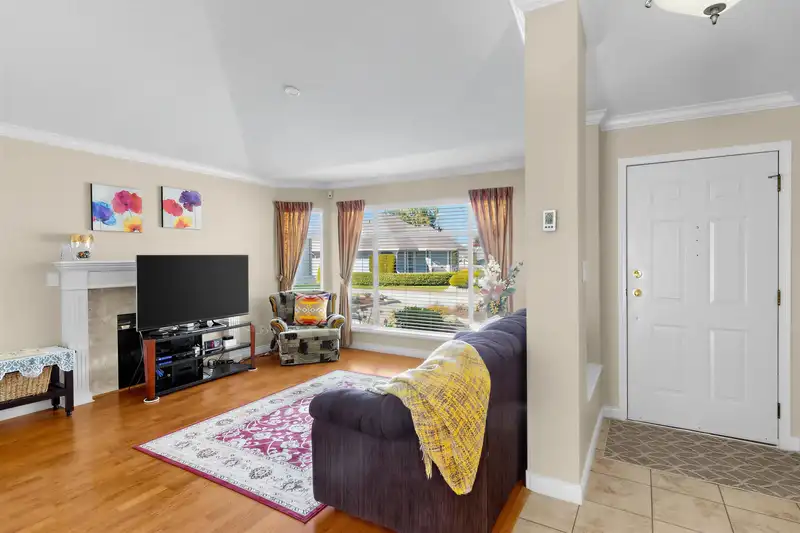 16 2672 151 STREET - photo 4 of 37