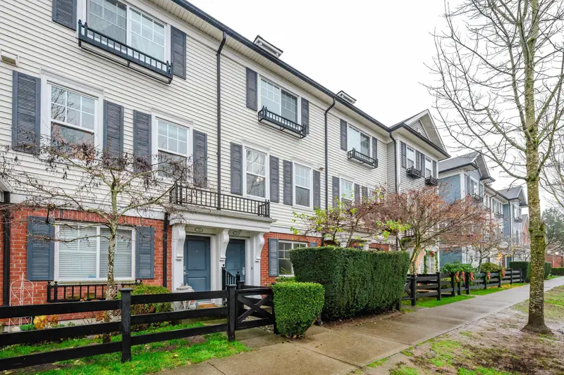 38 18983 72A AVENUE - photo 1 of 25