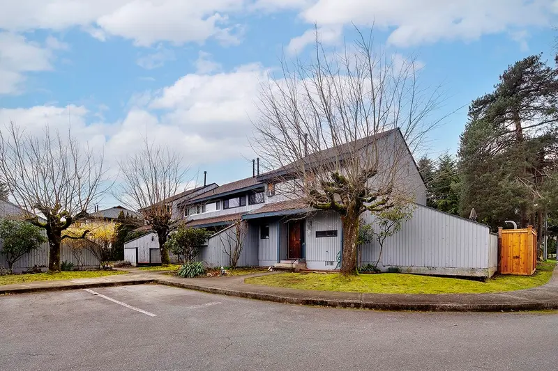 3 19022 119B AVENUE - photo 3 of 25